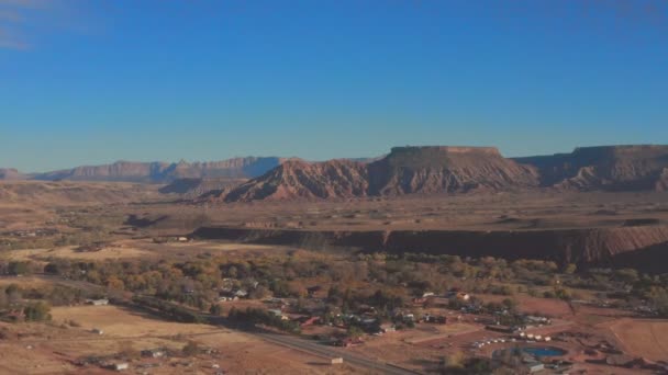 Vacker antenn utsikt över det steniga landskapet i Zion Canyon National Park, sydvästra Utah, USA — Stockvideo