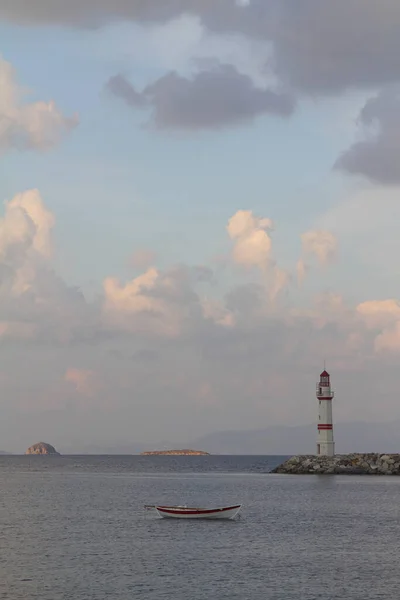 Paisagem Marinha Pôr Sol Farol Costa Cidade Costeira Turgutreis Pôr — Fotografia de Stock