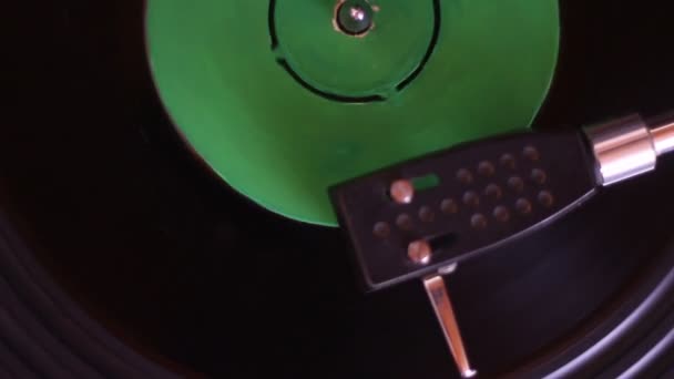 Närbild Vridbar Nål Vinylskiva Vändbart Spel Vinyl — Stockvideo