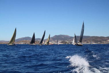 Bodrum, Hindi. 18 Ağustos 2016: Mustafa Koç 'un anısına Bodrum' da Türkiye Denizcilik Federasyonu tarafından yelkencilik yarışları düzenlendi.