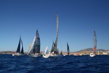 Bodrum, Hindi. 18 Ağustos 2016: Mustafa Koç 'un anısına Bodrum' da Türkiye Denizcilik Federasyonu tarafından yelkencilik yarışları düzenlendi.