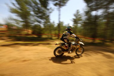 Bodrum, Türkiye, 30 Nisan 2017. Türkiye Motosiklet Federasyonu tarafından düzenlenen Türkiye Enduro Şampiyonası 'nın birinci ayağı