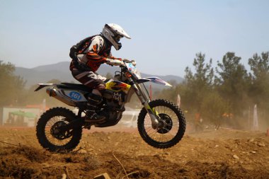Bodrum, Türkiye, 30 Nisan 2017. Türkiye Motosiklet Federasyonu tarafından düzenlenen Türkiye Enduro Şampiyonası 'nın birinci ayağı