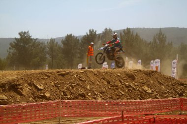 Bodrum, Türkiye, 30 Nisan 2017. Türkiye Motosiklet Federasyonu tarafından düzenlenen Türkiye Enduro Şampiyonası 'nın birinci ayağı