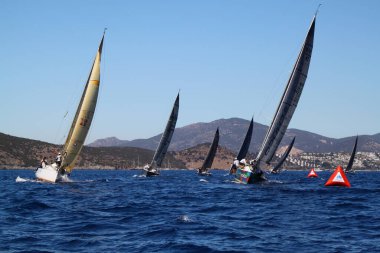 Bodrum, Hindi. 18 Ağustos 2016: Mustafa Koç 'un anısına Bodrum' da Türkiye Denizcilik Federasyonu tarafından yelkencilik yarışları düzenlendi.