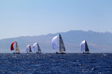 Bodrum, Hindi. 19 Ağustos 2016: Mustafa Koç 'un anısına Bodrum' da Türkiye Denizcilik Federasyonu tarafından yelkencilik yarışları düzenlendi.