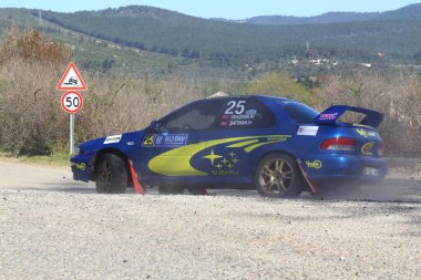 Bodrum, Hindi. 11 Nisan 2021: Türkiye Otomobil Sporları Federasyonu 'nun ilk yarışı Demir Berberoğlu ve Şevki Gokerman Ralli Kupası' nın 