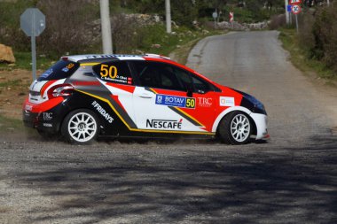 Bodrum, Hindi. 11 Nisan 2021: Türkiye Otomobil Sporları Federasyonu 'nun ilk yarışı Demir Berberoğlu ve Şevki Gokerman Ralli Kupası' nın 