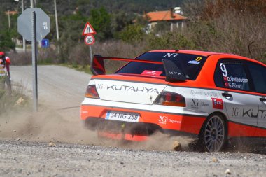 Bodrum, Hindi. 11 Nisan 2021: Türkiye Otomobil Sporları Federasyonu 'nun ilk yarışı Demir Berberoğlu ve Şevki Gokerman Ralli Kupası' nın 