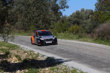 Bodrum, Hindi. 11 Nisan 2021: Türkiye Otomobil Sporları Federasyonu 'nun ilk yarışı Demir Berberoğlu ve Şevki Gokerman Ralli Kupası' nın 