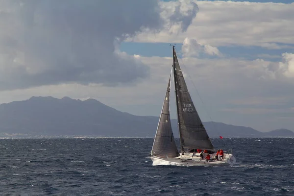 Bodrum Turquía Diciembre 2017 Veleros Navegan Con Viento Las Aguas — Foto de Stock