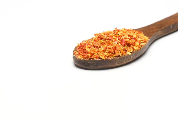 Pimentón Rojo Molido Polvo Chile Seco Con Cuchara Madera Aislada — Foto de Stock
