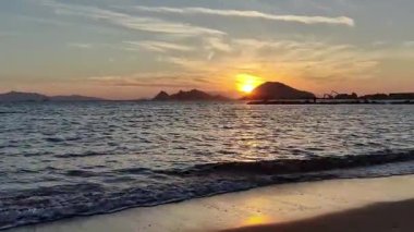 Deniz kenti Turgutreis ve muhteşem gün batımları. Bodrum, Türkiye.