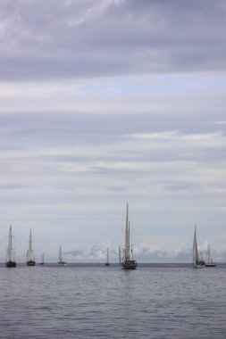 Bodrum, Türkiye, 21 Ekim 2025: Bodrum Yelkenli Kupası, Gulet Tahta Yelkenli ve yelkenli yarışı.