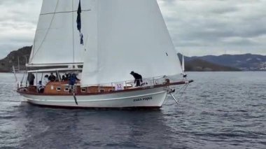 Bodrum, Türkiye, 21 Ekim 2025: Bodrum Yelkenli Kupası, Gulet Tahta Yelkenli ve yelkenli yarışı.