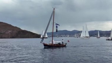 Bodrum, Türkiye, 21 Ekim 2025: Bodrum Yelkenli Kupası, Gulet Tahta Yelkenli ve yelkenli yarışı.