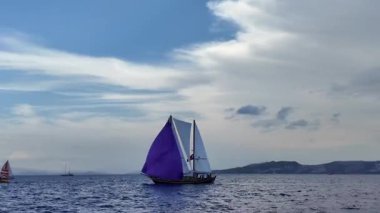 Bodrum, Türkiye, 22 Ekim 2025: Bodrum Yelkenli Kupası, Gulet Tahta Yelkenli ve yelkenli yarışı.