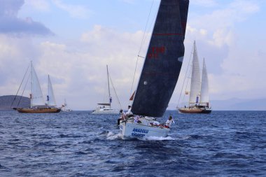 Bodrum, Türkiye, 22 Ekim 2025: Bodrum Yelkenli Kupası, Gulet Tahta Yelkenli ve yelkenli yarışı.