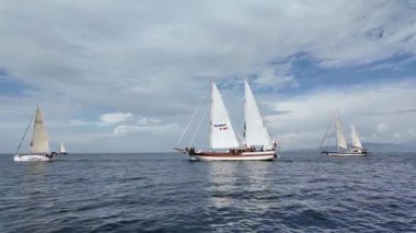 Bodrum, Türkiye, 22 Ekim 2025: Bodrum Yelkenli Kupası, Gulet Tahta Yelkenli ve yelkenli yarışı.