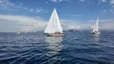 Bodrum, Türkiye, 22 Ekim 2025: Bodrum Yelkenli Kupası, Gulet Tahta Yelkenli ve yelkenli yarışı.