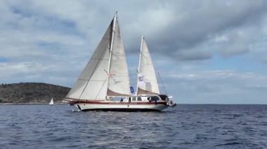 Bodrum, Türkiye, 24 Ekim 2025: Bodrum Yelkenli Kupası, Gulet Tahta Yelkenli ve yelkenli yarışı.