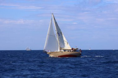 Bodrum, Türkiye, 24 Ekim 2025: Bodrum Yelkenli Kupası, Gulet Tahta Yelkenli ve yelkenli yarışı.