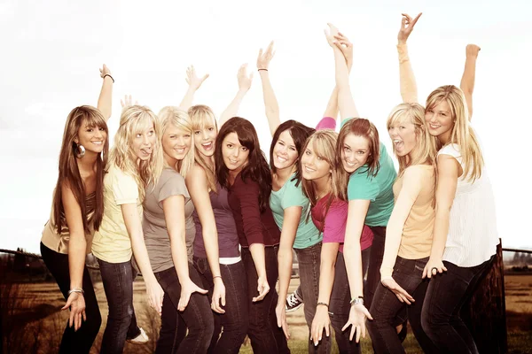 Zehn glückliche Mädchen — Stockfoto