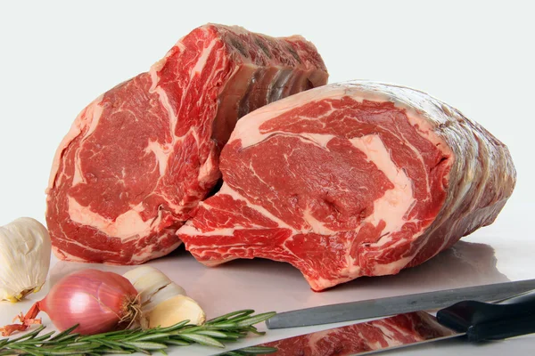 Prime rib ruwe rundvlees — Stockfoto