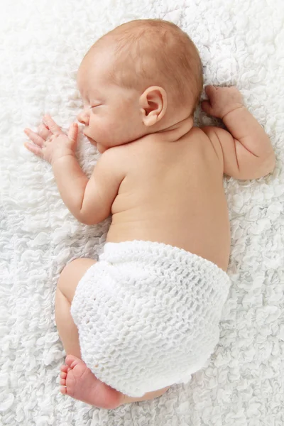 Bebé recién nacido durmiendo — Foto de Stock