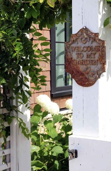 Welcome to my garden sign — Stockfoto