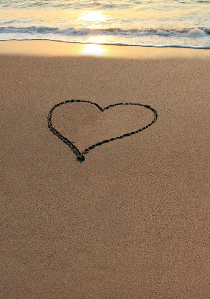 Miłość serce na plaży — Zdjęcie stockowe