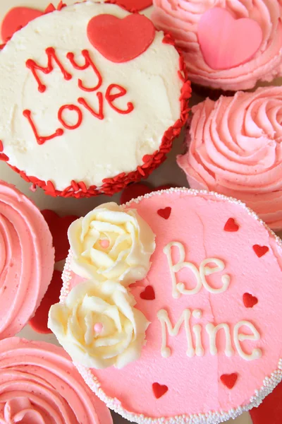 バレンタイン ハートのカップケーキ — ストック写真