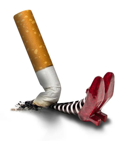 Küçük kapı cadı üzerinde sigara izmariti