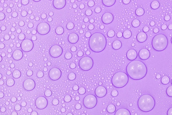 Waterdruppels Paarse Achtergrond Textuur Achtergrondglas Bedekt Met Druppels Water Violette — Stockfoto