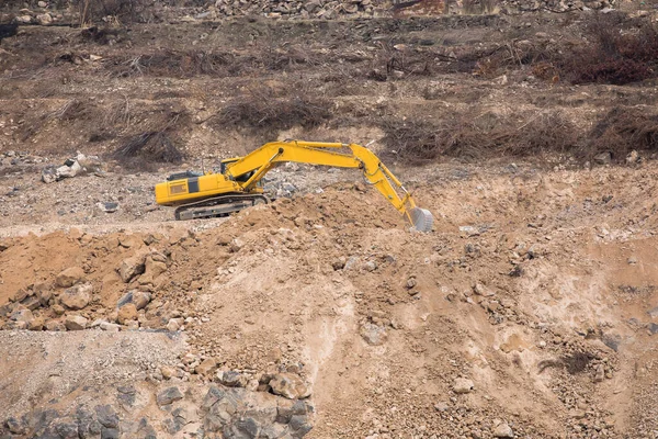Arka çapa inşaat işlerinde çalışan ağır bir makinedir.