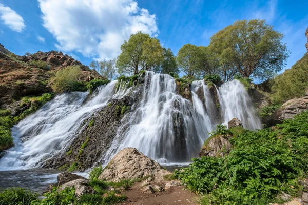 Shaki şelalesi ve Ermenistan ormanları