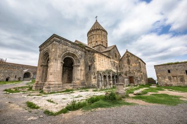 Armeni 'deki Tatev köyü yakınlarındaki Ermeni Apostolik manastırı