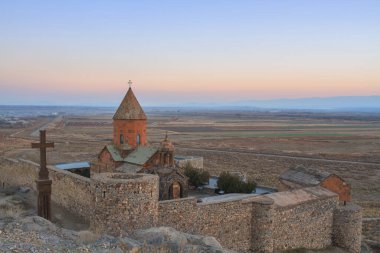 Antik Ermeni Kilisesi Günbatımında Khor Virap