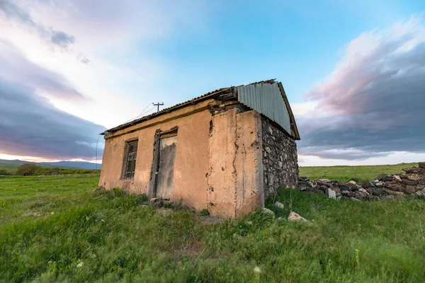 Casa Velha Paisagem Sol — Fotografia de Stock