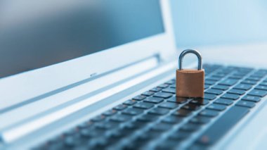 Bilgisayar laptosuna kilitle