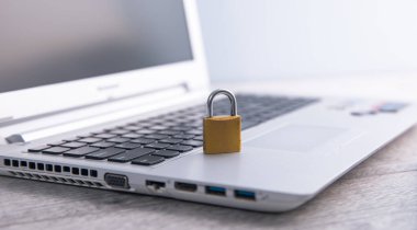 Masadaki deftere kilitlen!