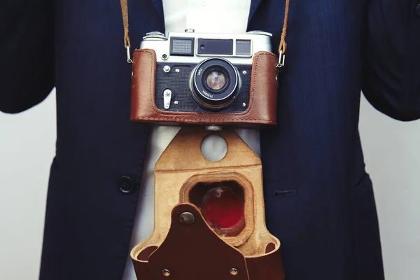 Photographer Man Standing Old Camera — Fotografia de Stock