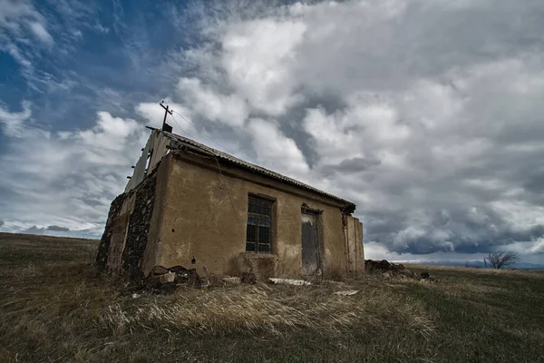 Abandonada Casa Velha Assombrada — Fotografia de Stock