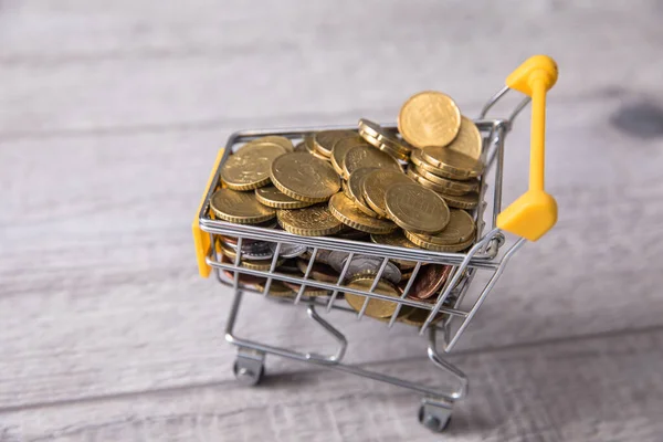 Coin Shopping Cart Wood Tabl — Stock Photo, Image