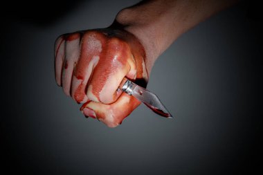 Lanet olası bıçaklama. Bıçaklı el (bıçak, korku, kan))