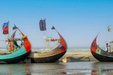 Bengal Körfezi Sahil Hattı Geleneksel Ay Tekneleri Inani Sahili 'nin kumsalında.