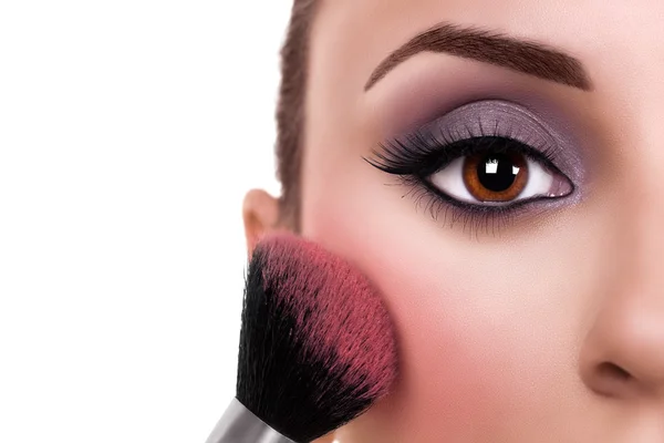 Mujer Maquillaje rubor —  Fotos de Stock