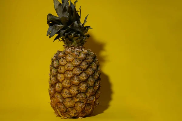 Fresh Ripe Pineapple Close View — Stock Photo, Image