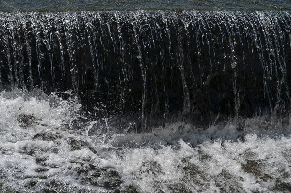 Stap Waterval Met Snelle Stroming Van Rivier Dichtbij Uitzicht — Stockfoto