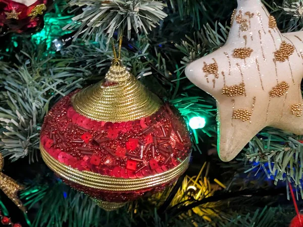 Yakın çekim görünümü güzel Noel süslemeleri